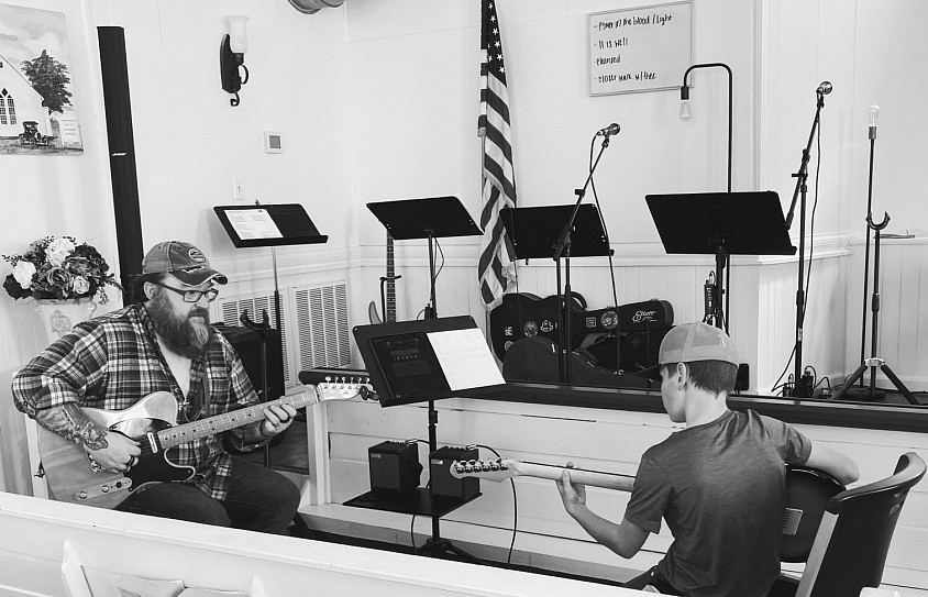 Guitar Lessons near me,  Guitar Instructor , guitar teacher, learn to play guitar, Travis Russell, Travis Tad Russell, Rogersville, Tri Cities, Kingsport, Surgoinsville, Church Hill, Mount Carmel, Hawkins County, Sullivan County, The Gathering at Meadow View Church Rogersville TN 37857 Guitar Teacher Guitar Instructor Guitar Lessons Travis Tad Russell